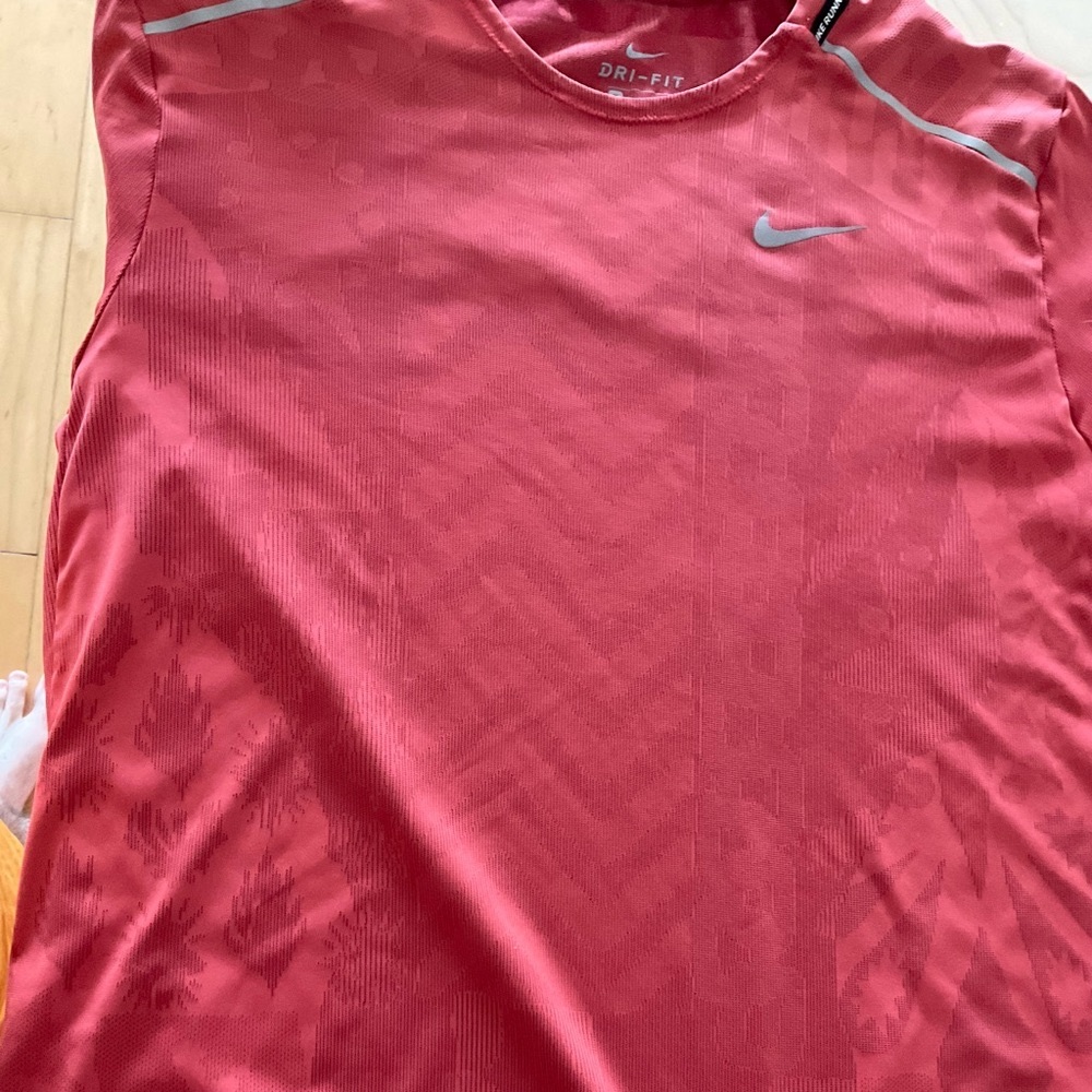 Nike Dri-FIT TechKnit Wild Run Shirt